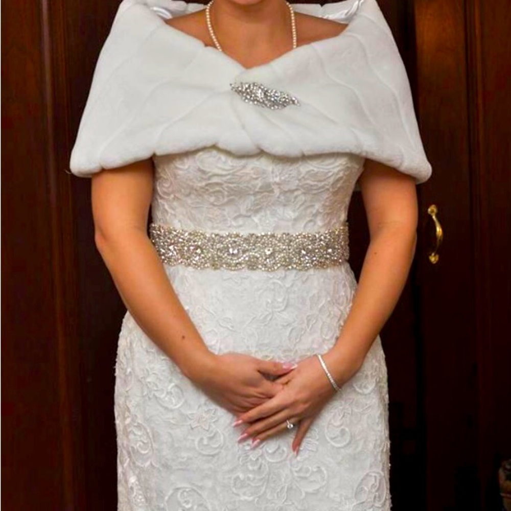 A absolute STUNNER! Maggie Sottero Fit & Flare